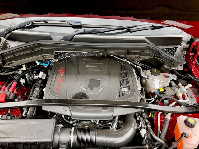 2022 Alfa Romeo Stelvio 2L Veloce 5dr - Photo 12