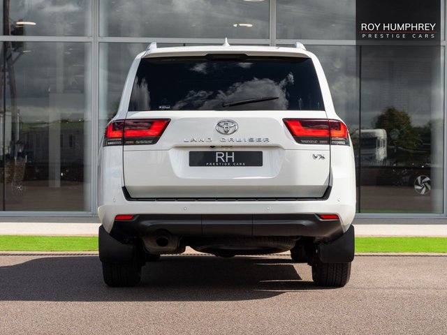 View our TOYOTA LAND CRUISER