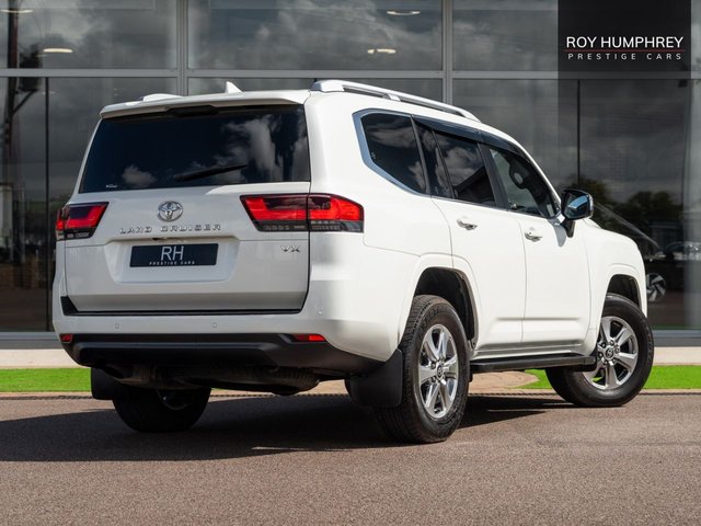 View our TOYOTA LAND CRUISER