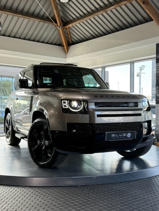 View our LAND ROVER DEFENDER 90