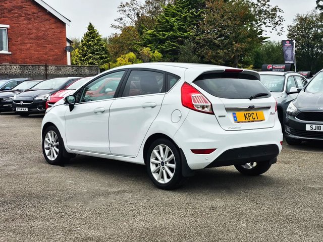 2017 FORD FIESTA - Photo 8