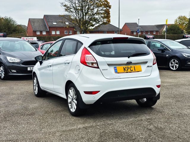 2017 FORD FIESTA - Photo 6