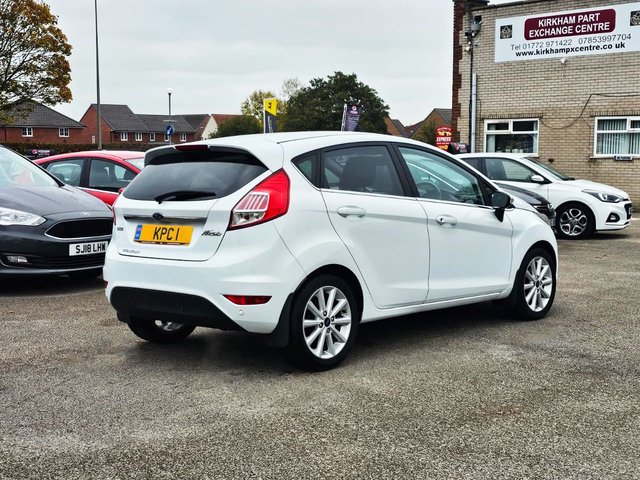 2017 FORD FIESTA - Photo 11