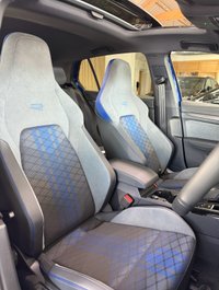 USED 2024 74 VOLKSWAGEN GOLF 2.0 TSI R Hatchback 5dr Petrol DSG 4Motion Euro 6 (s/s) (333 ps) Heated Seats, Ambient Lighting