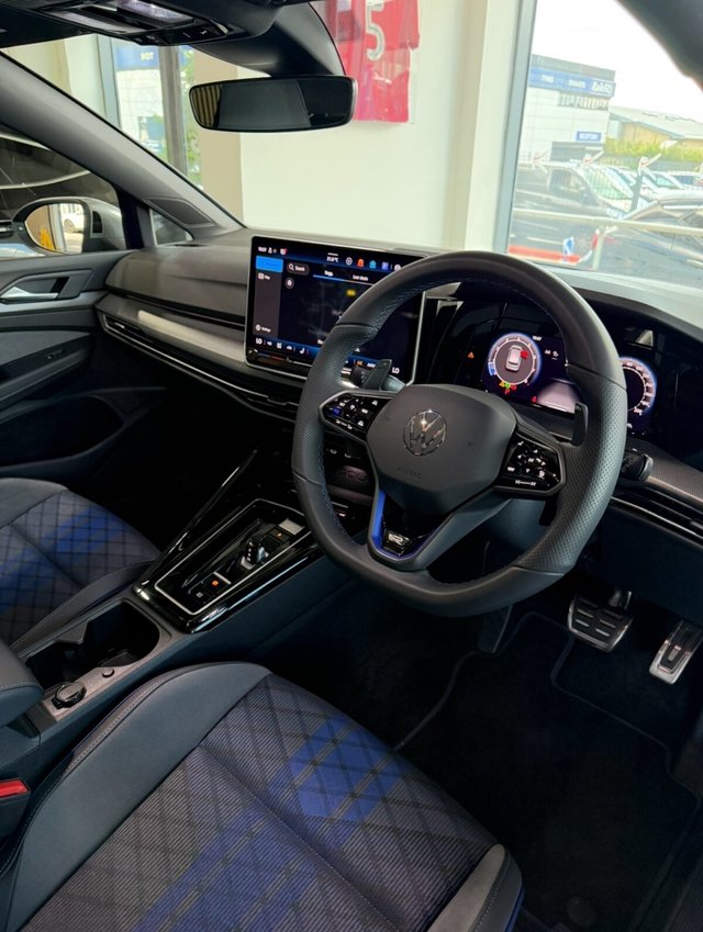 2024 VOLKSWAGEN GOLF (2024) - Photo 3