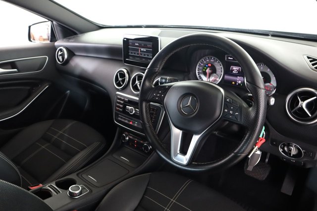 2015 MERCEDES-BENZ A-CLASS 1.6 A180 Sport Hatchback 5dr Petrol 7G-DCT Euro 6 (s/s) (122 ps) - Photo 12