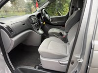 USED 2018 68 HYUNDAI i800 2.5 CRDi SE 170BHP AUTOMATIC 8 SEATER 5DR MINI BUS MPV A/C FRONT AND BACK+ALLOYS*PRIVACY