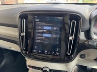 USED 2021 71 VOLVO XC40 1.5h T5 Twin Engine Recharge 10.7kWh Inscription Pro SUV 5dr Petrol Plug-in Hybrid Auto Euro 6 (s/s) (262 ps) SMARTPHONE INTEGRATION