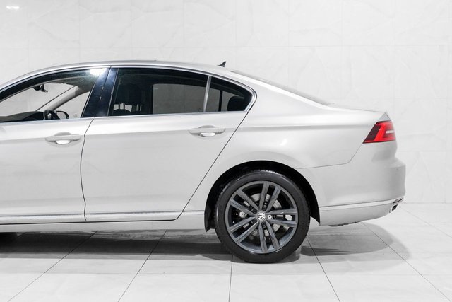 2017 Volkswagen Passat 2L Gt 4dr - Photo 9