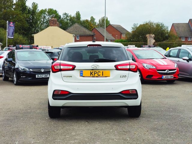 2018 HYUNDAI I20 - Photo 8