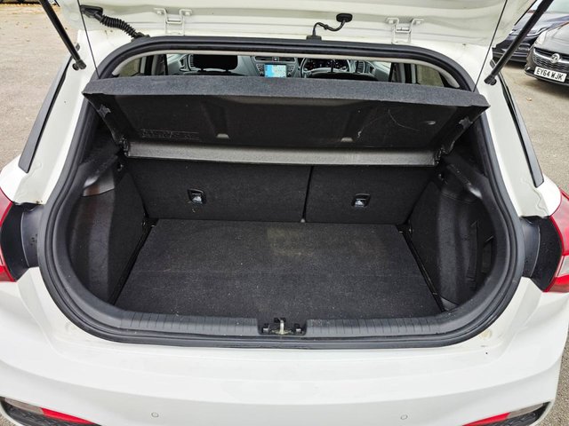 2018 HYUNDAI I20 - Photo 9