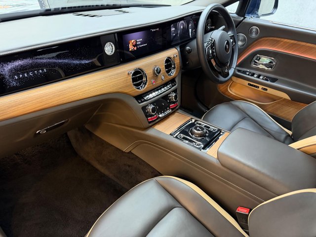 View our ROLLS-ROYCE SPECTRE