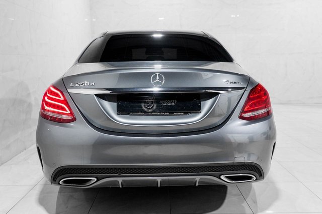 2018 Mercedes-Benz C-Class 2L Amg Line 4dr - Photo 7