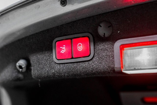 2018 Mercedes-Benz C-Class 2L Amg Line 4dr - Photo 9