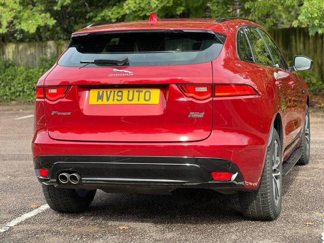 2019 JAGUAR F-PACE - Photo 11