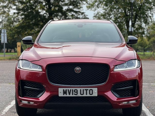 2019 JAGUAR F-PACE - Photo 2