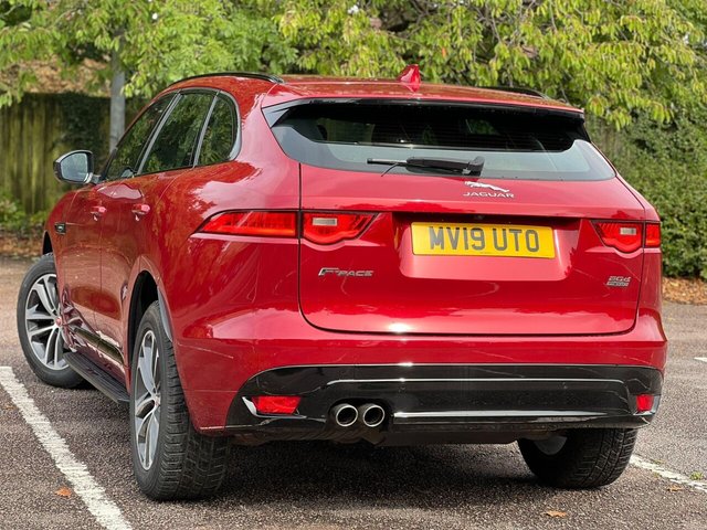 2019 JAGUAR F-PACE - Photo 4