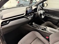 USED 2022 71 TOYOTA C-HR 1.8 VVT-h GPF Icon SUV 5dr Petrol Hybrid CVT Euro 6 (s/s) (122 ps) 1 OWNER + FULL TOYOTA HISTORY