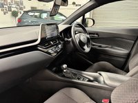 USED 2022 71 TOYOTA C-HR 1.8 VVT-h GPF Icon SUV 5dr Petrol Hybrid CVT Euro 6 (s/s) (122 ps) 1 OWNER + FULL TOYOTA HISTORY