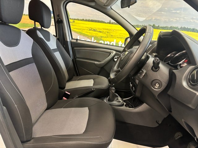 2018 Dacia Duster 1.2L Nav+ 5dr - Photo 10