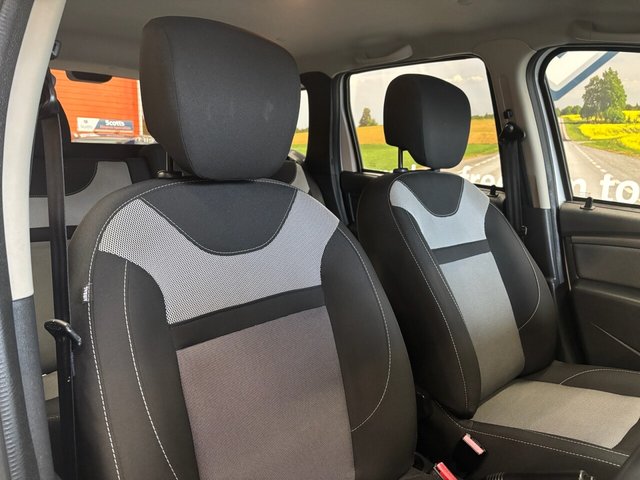 2018 Dacia Duster 1.2L Nav+ 5dr - Photo 11