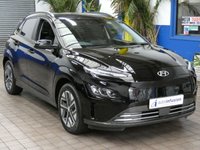 USED 2021 71 HYUNDAI KONA 64kWh Premium SUV 5dr Electric Auto (10.5kW Charger) (204 ps) SAT NAV HEATED SEATS CAMERA PARKING SENSORS 1 OWNER EXCELLENT SERVICE HISTORY HYUNDAY WARRANTY TILL NOV 2026