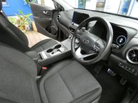 USED 2021 71 HYUNDAI KONA 64kWh Premium SUV 5dr Electric Auto (10.5kW Charger) (204 ps) SAT NAV HEATED SEATS CAMERA PARKING SENSORS 1 OWNER EXCELLENT SERVICE HISTORY HYUNDAY WARRANTY TILL NOV 2026