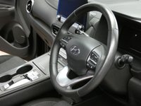 USED 2021 71 HYUNDAI KONA 64kWh Premium SUV 5dr Electric Auto (10.5kW Charger) (204 ps) SAT NAV HEATED SEATS CAMERA PARKING SENSORS 1 OWNER EXCELLENT SERVICE HISTORY HYUNDAY WARRANTY TILL NOV 2026