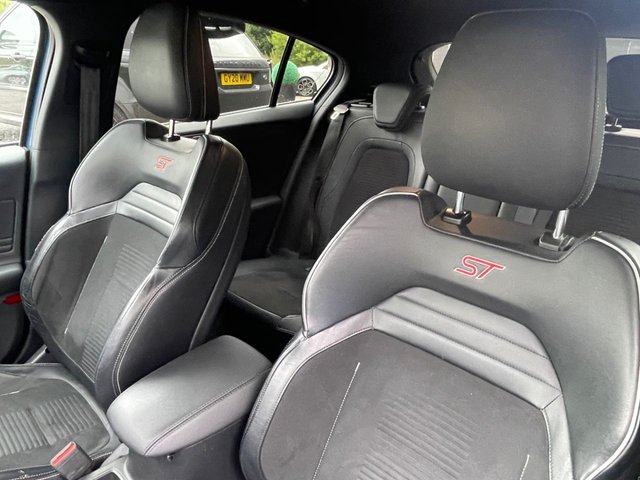 2020 FORD FOCUS - Photo 11