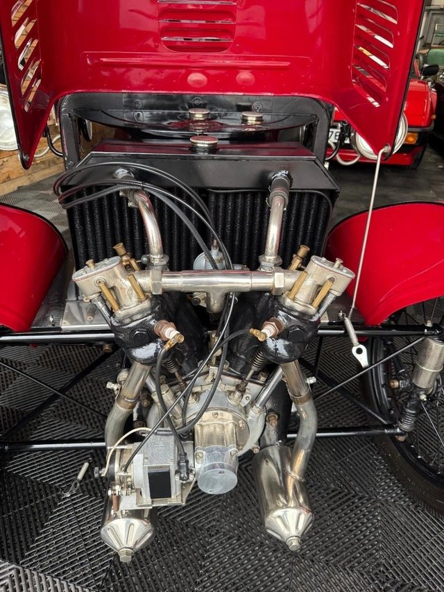 View our MORGAN RUNABOUT DE LUXE