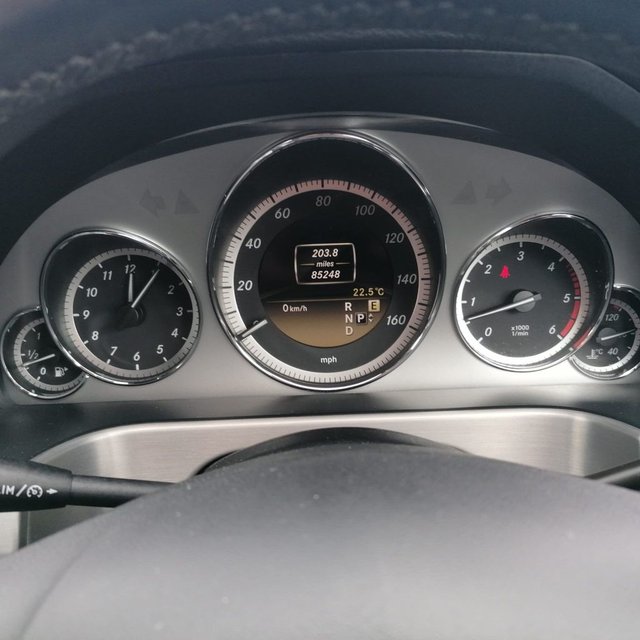 2011 Mercedes-Benz E-CLASS - Photo 11