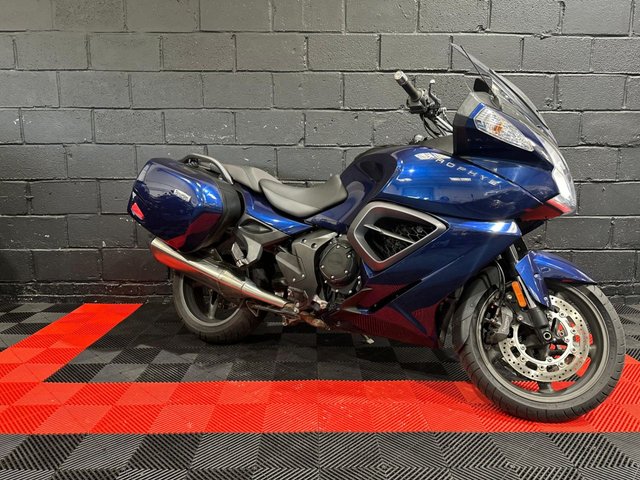View our TRIUMPH TROPHY 1200