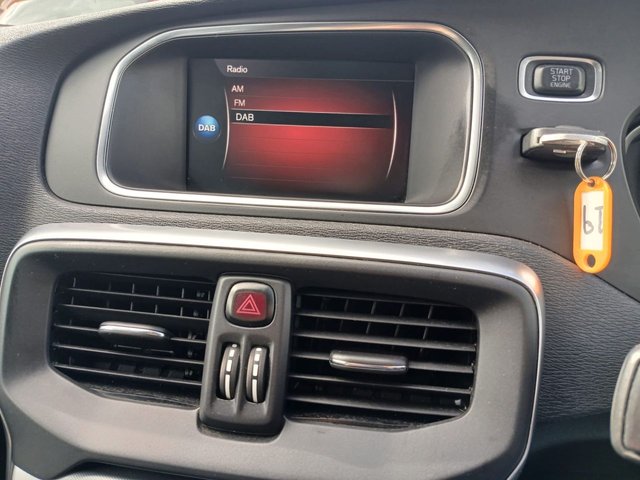 2019 VOLVO V40 - Photo 11