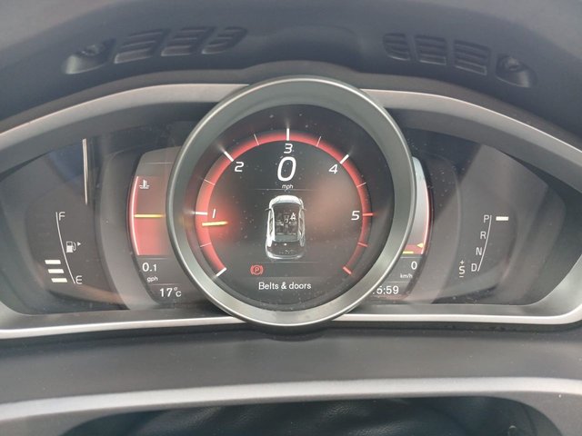 2019 VOLVO V40 - Photo 5