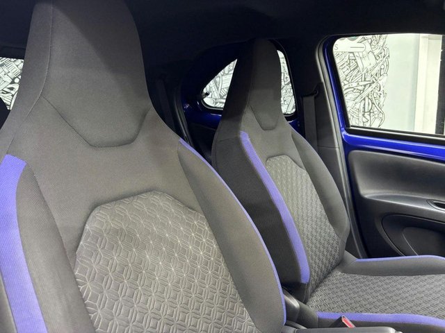 2023 Toyota Aygo X 1L Edge 5dr - Photo 11