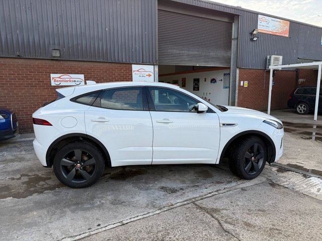 2018 JAGUAR E-PACE - Photo 4