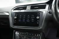 USED 2018 18 VOLKSWAGEN TIGUAN 2.0 TDI SEL Euro 6 (s/s) 5dr Panoramic Roof