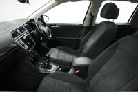 USED 2018 18 VOLKSWAGEN TIGUAN 2.0 TDI SEL Euro 6 (s/s) 5dr Panoramic Roof
