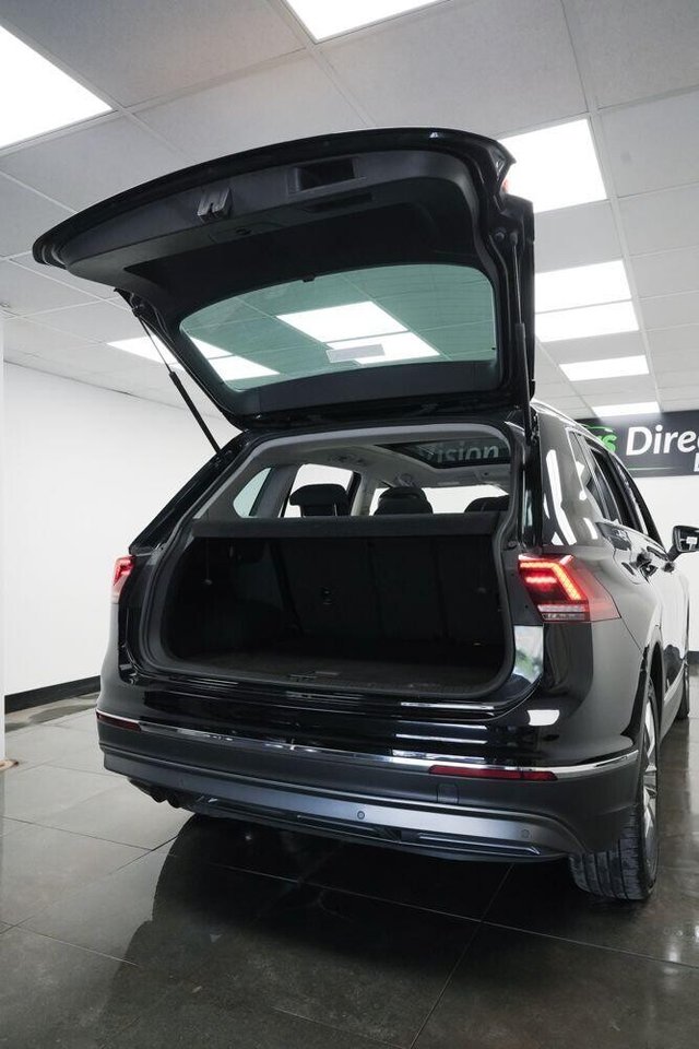 2018 VOLKSWAGEN TIGUAN 2.0 TDI SEL Euro 6 (s/s) 5dr - Photo 6