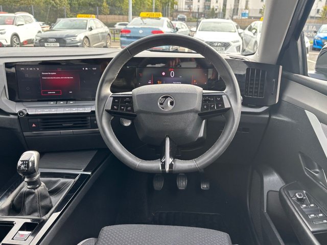 2024 Vauxhall Astra 1.2L Design 5dr - Photo 6