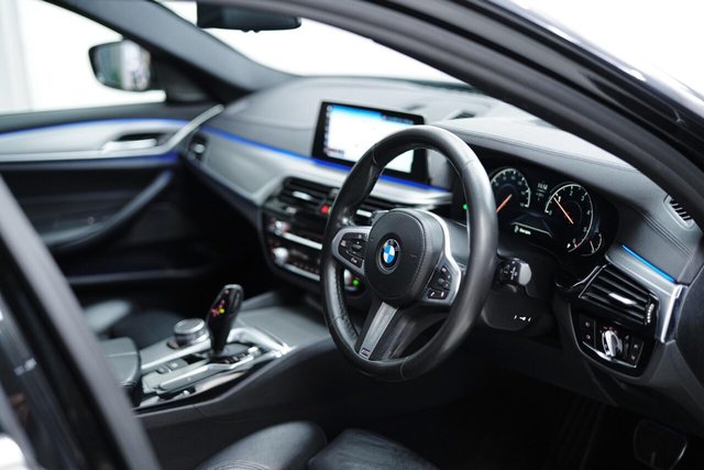 2017 BMW 5 SERIES - Photo 4