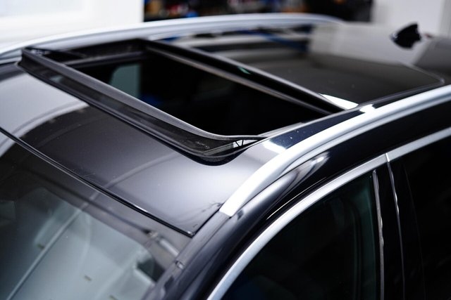 2017 BMW 5 SERIES - Photo 3