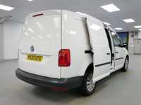 USED 2020 20 VOLKSWAGEN CADDY MAXI C20 2.0 TDI 102 BHP LONG STARTLINE EDITION ( NO VAT ! ) 2 OWNERS | LONG | LEATHER COVERS | NO VAT !