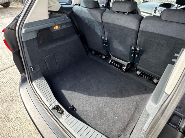 2014 Ford C-Max 1.6L Zetec 5dr - Photo 7