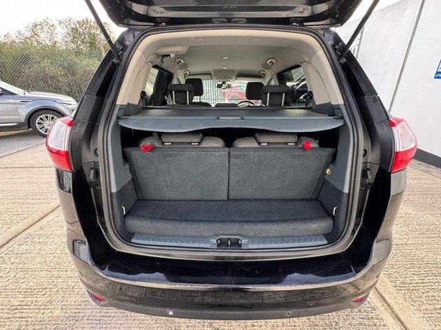 2011 Ford Grand C-Max 1.6L Titanium 5dr - Photo 5