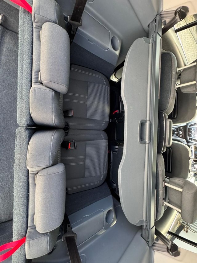 2011 Ford Grand C-Max 1.6L Titanium 5dr - Photo 9