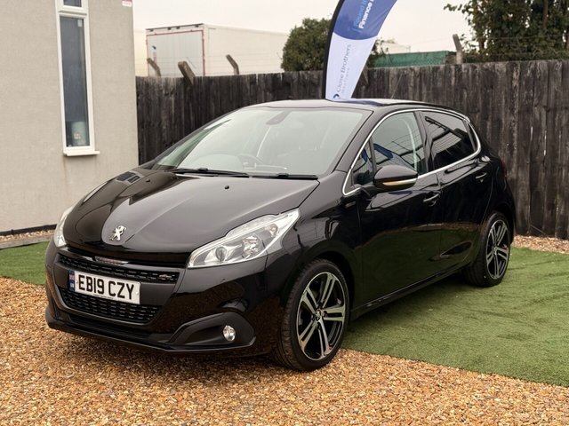 2019 PEUGEOT 208 - Photo 12