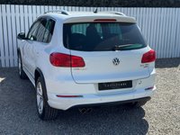 USED 2014 64 VOLKSWAGEN TIGUAN 2.0 TDI BlueMotion Tech R-Line SUV 5dr Diesel Manual 4WD Euro 5 (s/s) (Nav) (140 ps) 