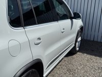 USED 2014 64 VOLKSWAGEN TIGUAN 2.0 TDI BlueMotion Tech R-Line SUV 5dr Diesel Manual 4WD Euro 5 (s/s) (Nav) (140 ps) 
