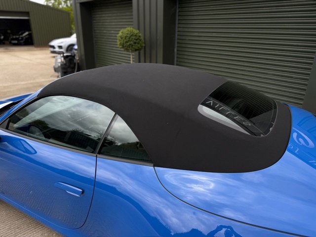 2025 PORSCHE 911 - Photo 11